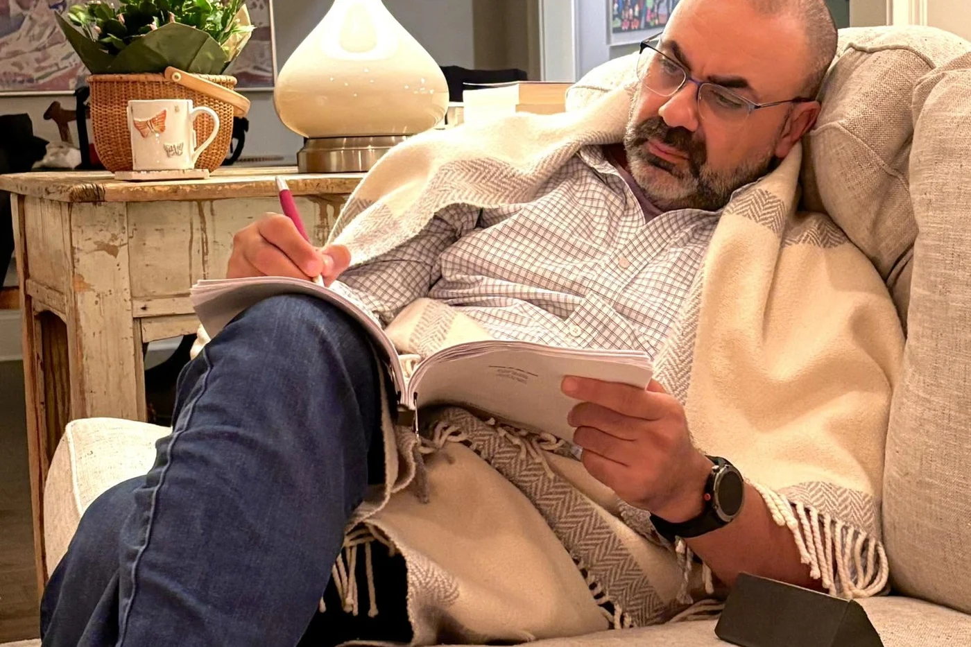 Elyes Baccar annotating a script